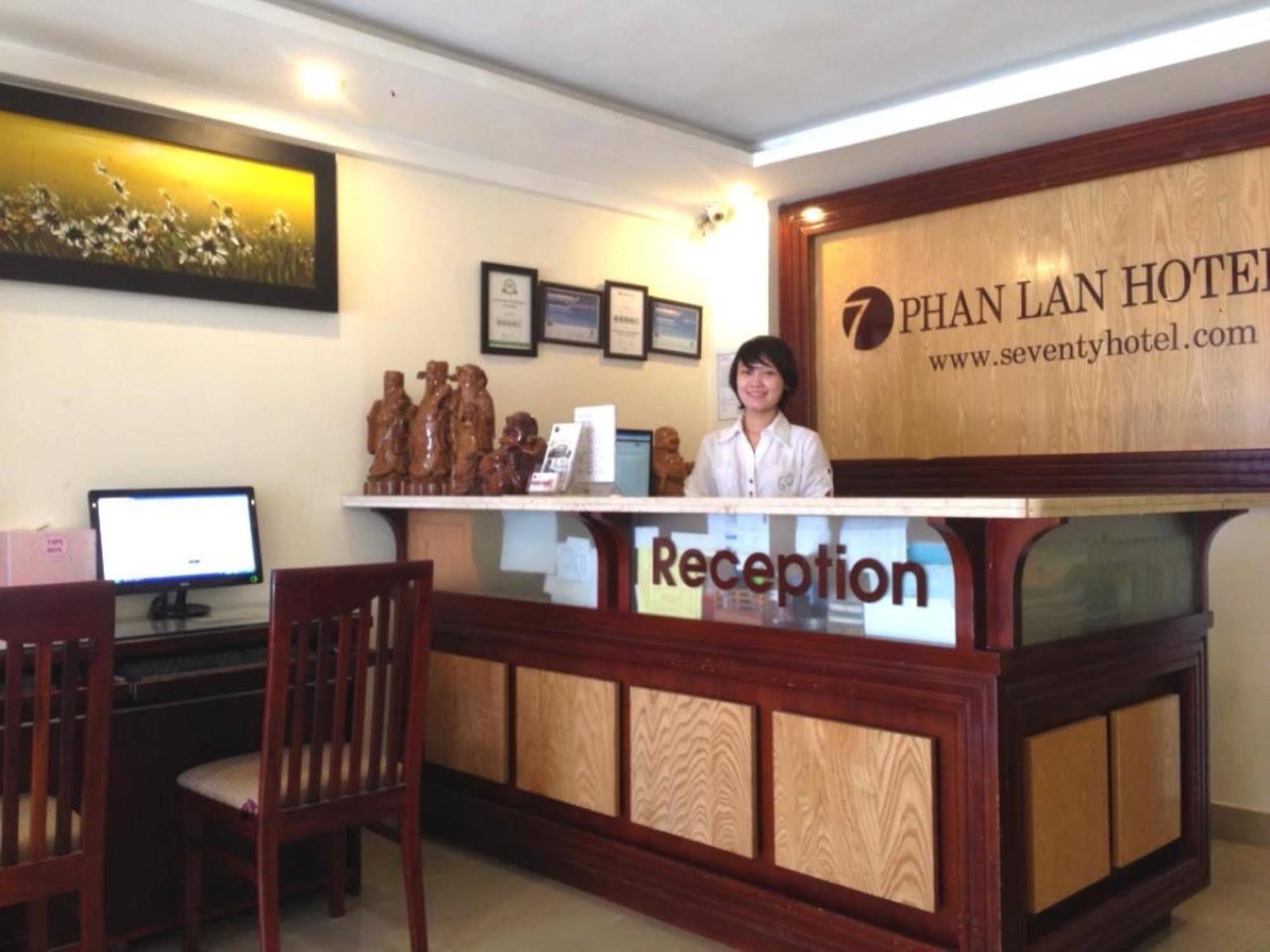 Oyo 438 Small Bay Hotel 호치민 외부 사진