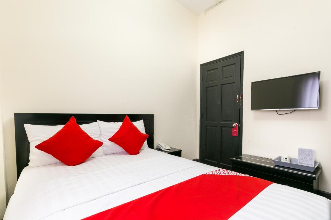 Oyo 438 Small Bay Hotel 호치민 외부 사진