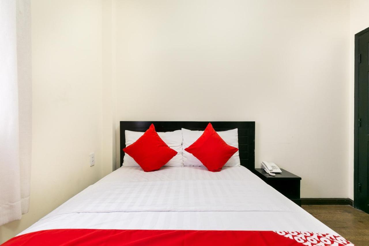 Oyo 438 Small Bay Hotel 호치민 외부 사진