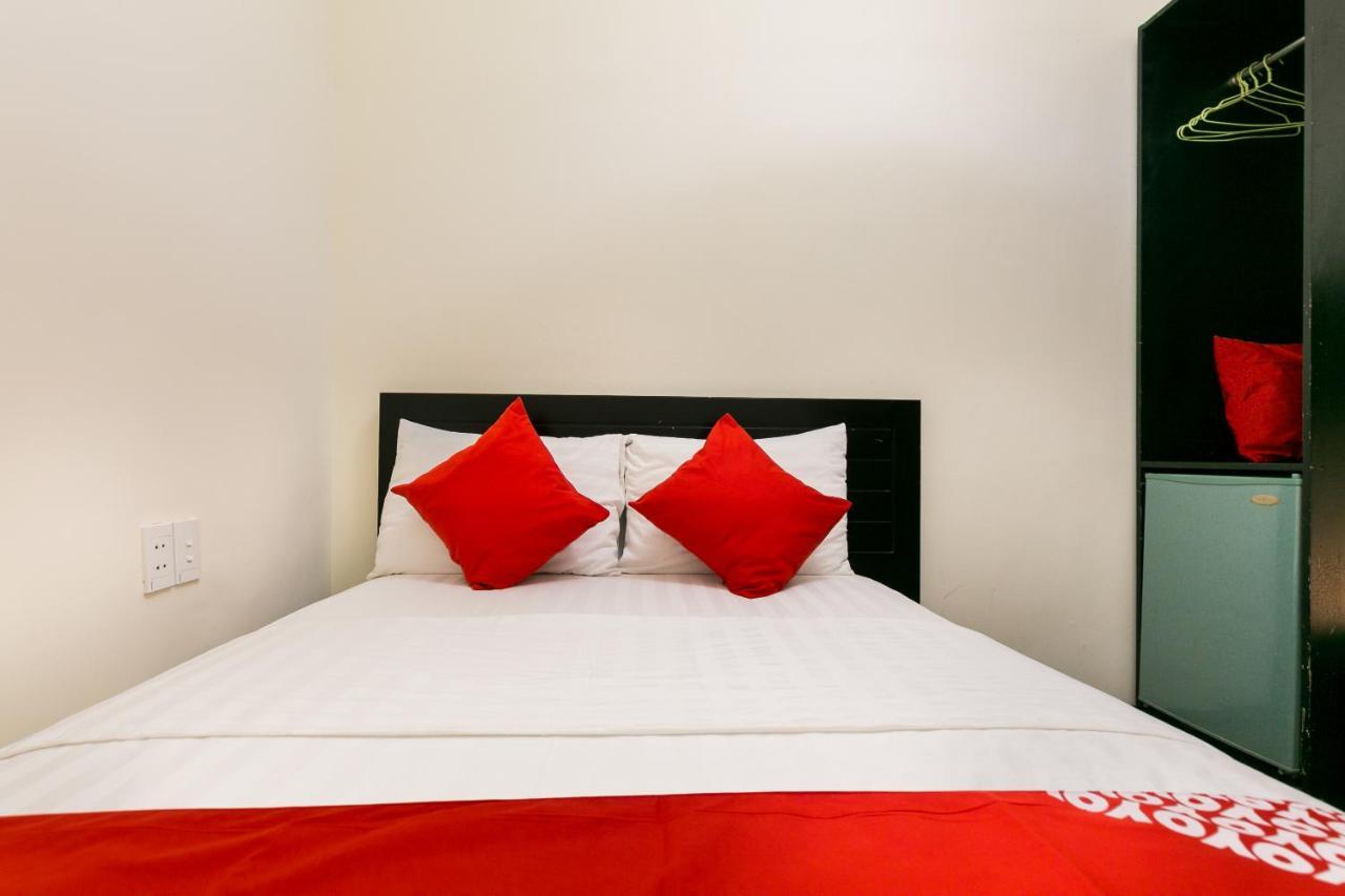 Oyo 438 Small Bay Hotel 호치민 외부 사진