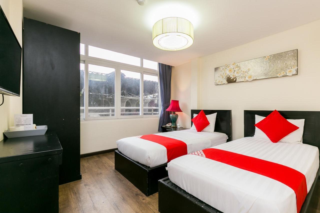Oyo 438 Small Bay Hotel 호치민 외부 사진