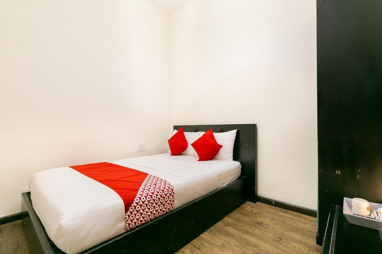 Oyo 438 Small Bay Hotel 호치민 외부 사진