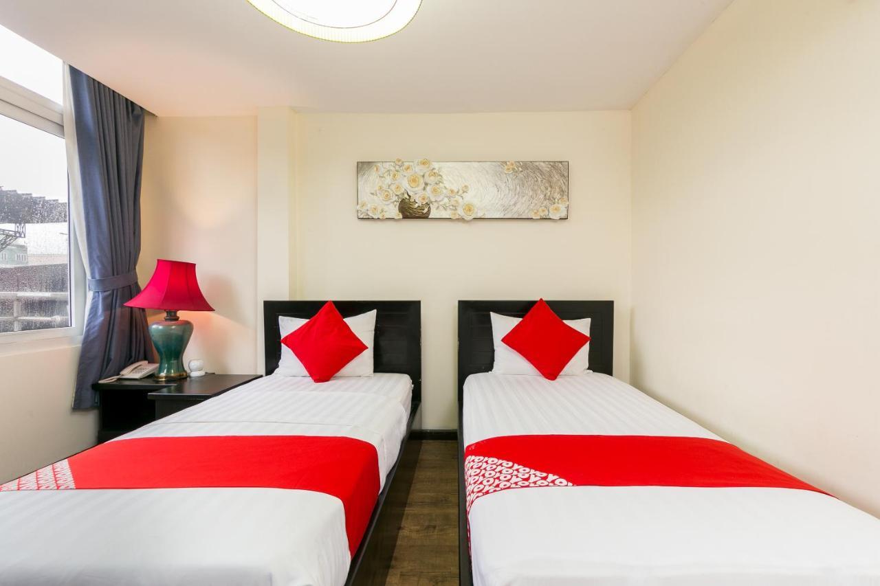 Oyo 438 Small Bay Hotel 호치민 외부 사진