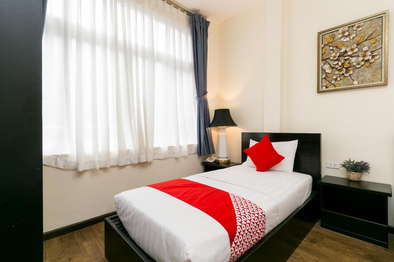 Oyo 438 Small Bay Hotel 호치민 외부 사진